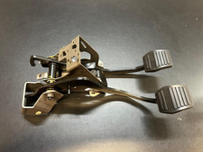 PEDALE DEL FRENO E FRIZIONE