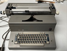 macchina da scrivere Olivetti