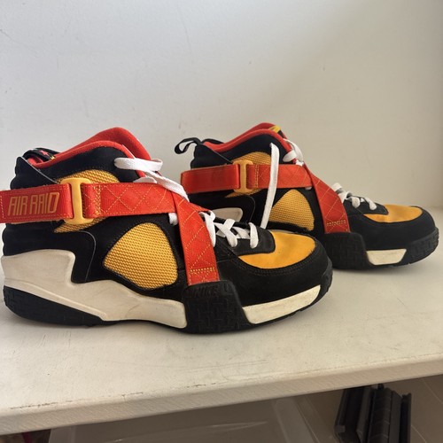 Nike air raid roswell rayguns - air,