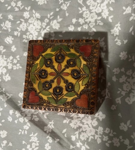 Piccolo portagioie decorativo