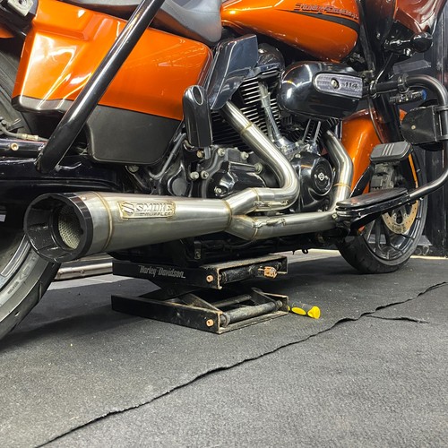 Harley davidson road - road, glide