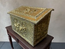 Scatola carbone vintage cesto