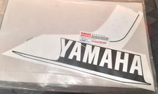 ADESIVO YAMAHA AEROX 2010 - 2012 SOTTOPEDANA LATO DESTRO ORIGINALE 1BXF83AG00