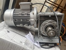 Motore Trifase Asincrono Accoppiato A Un Riduttore A Vite senza fine