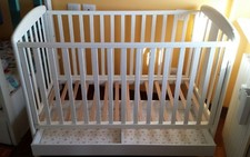 Lettino bambini con sbarre