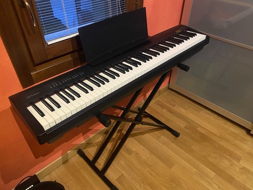 Roland black pianoforte - fp-30,