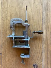 Mini sewing machine macchina da cucire marca QUEEN, d.r.p.a. Vintage anni 20 30?