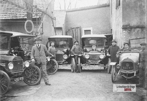 Foto auto garage con ford - garage,