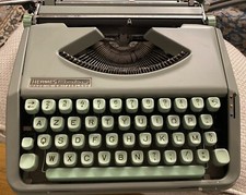 macchina da scrivere vintage Hermes baby Anni 60