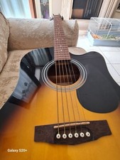 chitarra acustica usata