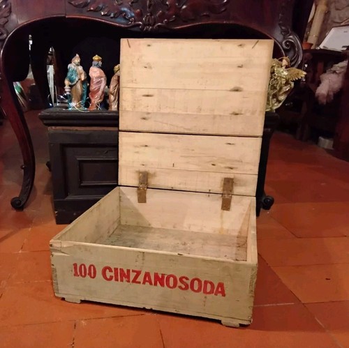 Vecchia cassa vintage - vecchia,