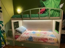 cameretta bambini 3 letti semi muova colore verde con cabina armadio 