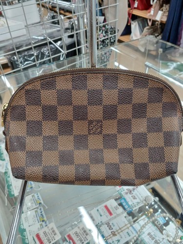 Louis vuitton damier cosmetic - louis,