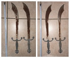 Due spade metallo con - , ruggine