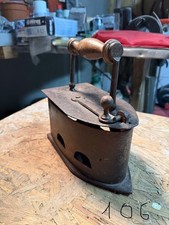 Antico ferro da stiro a