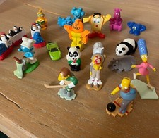 SET PUPAZZETTI - SORPRESE - VARIE SERE - SIMPSON + SPONGE BOB + KINDER + ANIMALI