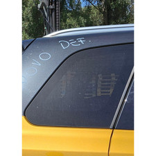 84580-54P01 VETRO CRISTALLO FISSO POSTERIORE DESTRO SUZUKI VITARA 3 (LY)(2023) 1