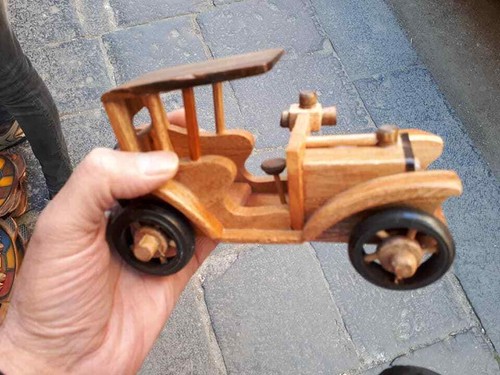 Auto epoca lavorata a - ,