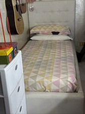 Letto Singolo In Similpelle Bianco Con Contenitore 