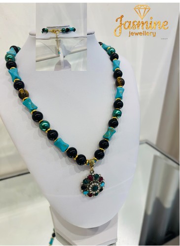 Collana con ciondolo