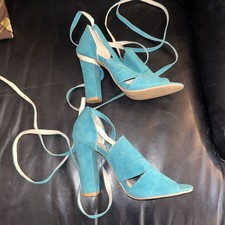 Scarpe con cinturino taglia 6