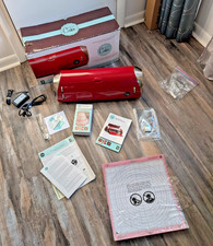 Tagliatrice elettronica rossa