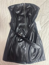 Minidress in ecopelle nera con