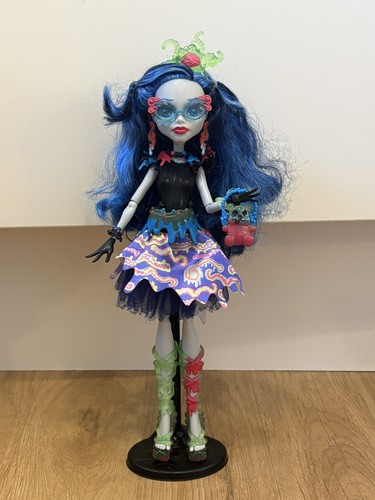 Monster high doll ghoulia - monster,
