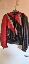 giubbotto motociclista pelle in buone condizioni, usato ma non rovinato.Taglia54