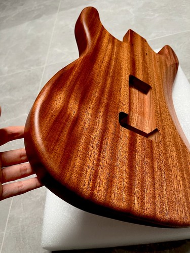 Aaaaa corpo chitarra - chitarra, elettrica