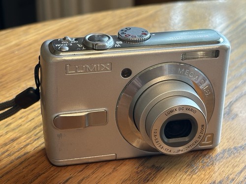 Estetica y2k panasonic lumix - y2k:,