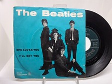 BEATLES SHE LOVES YOU DARK