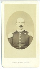 676-Cdv Cartes de Visite Uniform officier Grenadier Medal ph Alinari Florence