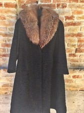 Pelliccia astrakan nero collo volpe