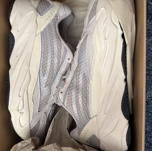 Adidas yeezy boost 700 - boost,