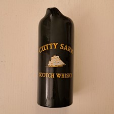 Cutty Sark scotch whisky water