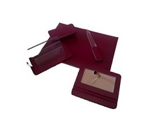 SET DA SCRIVANIA VINTAGE IN PELLE BORDEAUX  5 PEZZI INUSATO. 1960. GZ MILANO...