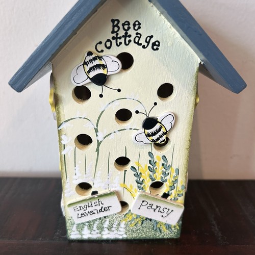 Vintage bee cottage - bee, house