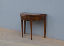 Tavolo da gioco a mezzaluna