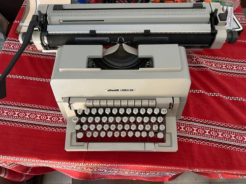 Macchina scrivere olivetti - da,