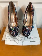 Shi by Journeys Donna Twisted