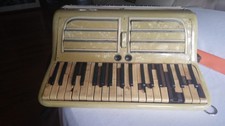 fisarmonica usata anni 40. Funzionante.  Settimio Soprani