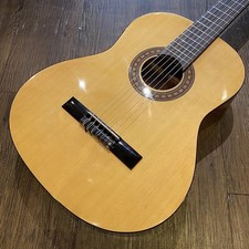 Chitarra classica Takamine
