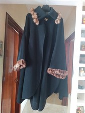 Mantella donna in lana e cashmere con bordi in vera pelliccia di visone