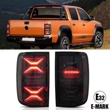 Fanali posteriori a led omologati E32 con funzione fendinebbia per Vw Amarok 2010-2021