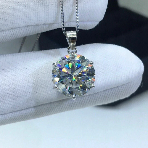 Ciondolo solitario diamante