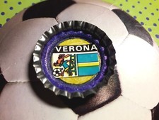 HELLAS VERONA GADGET CALAMITA TAPPO CON SCUDETTO BADGE ANNI 70 FATTO A MANO