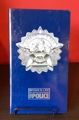 The police message a - police, box