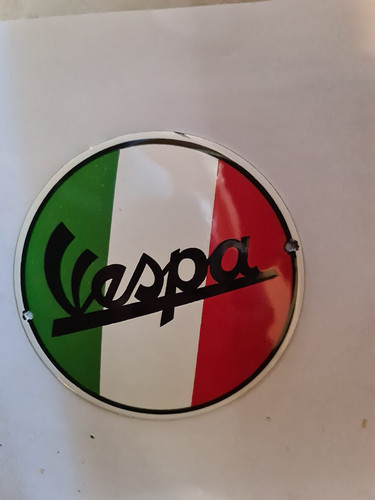 Vespa italia garage - vespa,