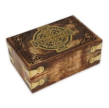 Portagioie in legno fatto a